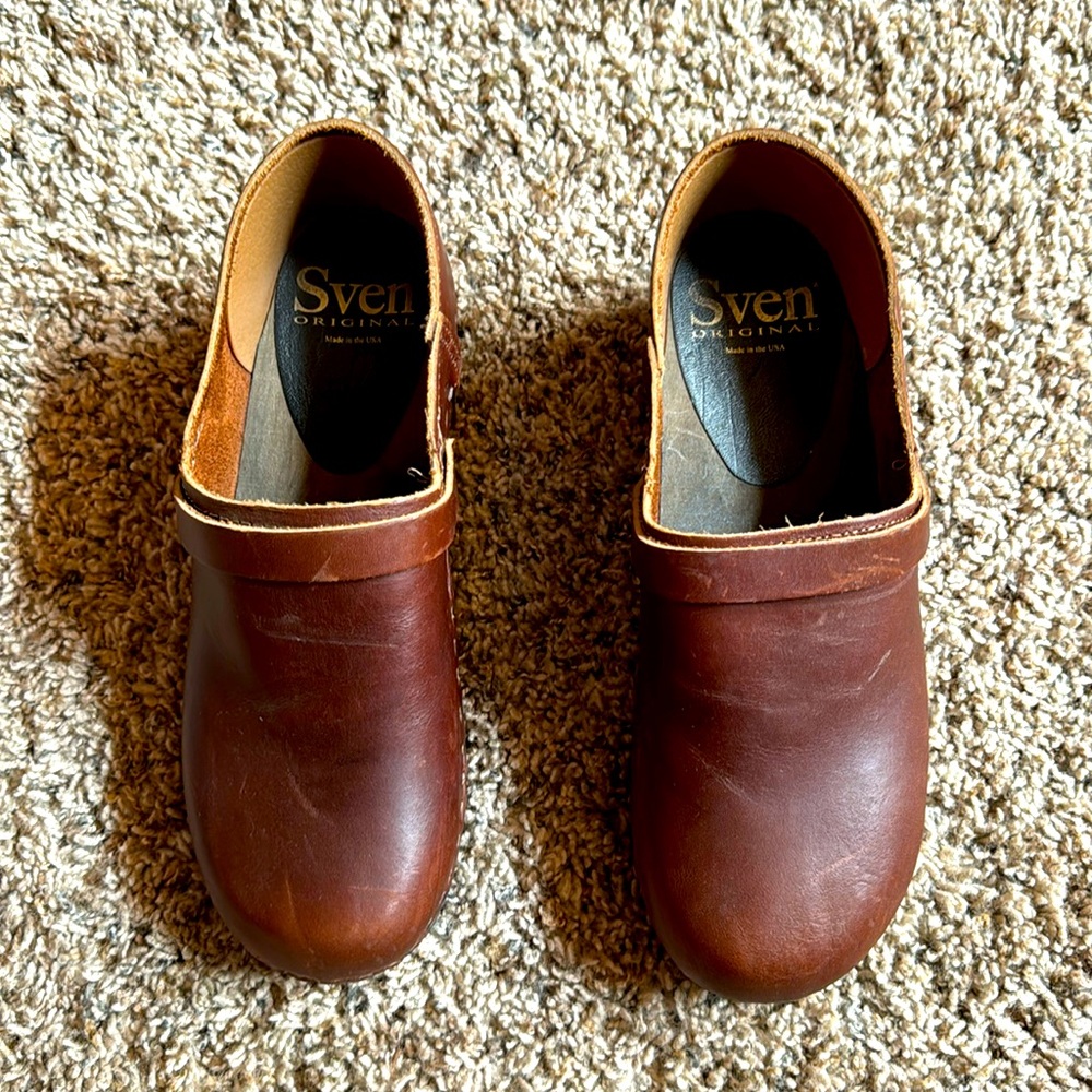 Brown Sven Womens clogs size 40 European- size 9 USA